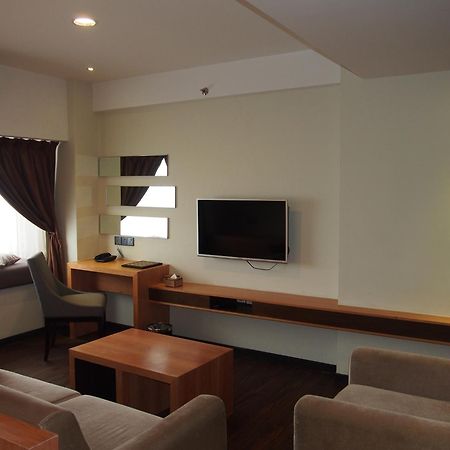 C'Haya Hotel Kota Kinabalu Habitación foto