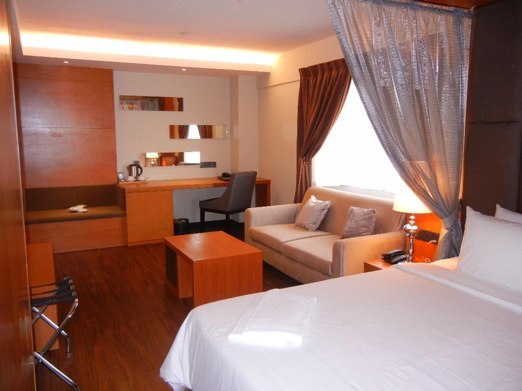 C'Haya Hotel Kota Kinabalu Habitación foto