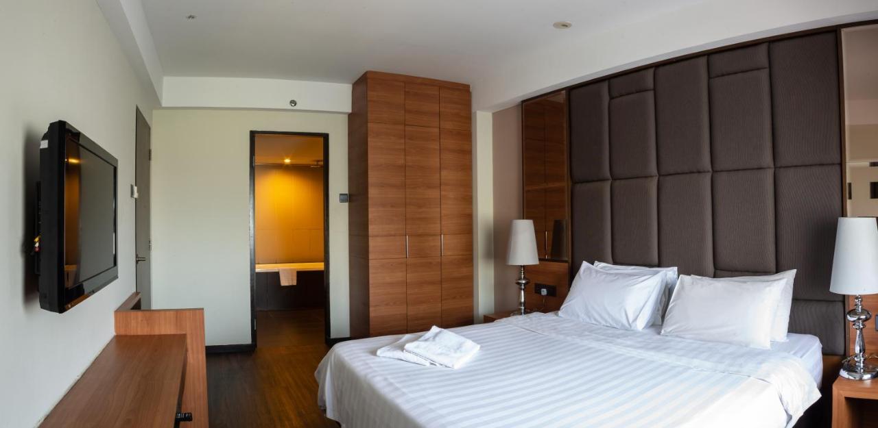 C'Haya Hotel Kota Kinabalu Exterior foto